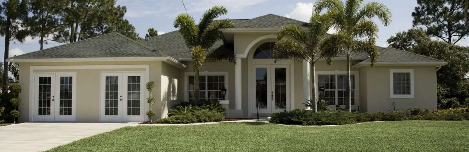 florida home with beautiful lawn